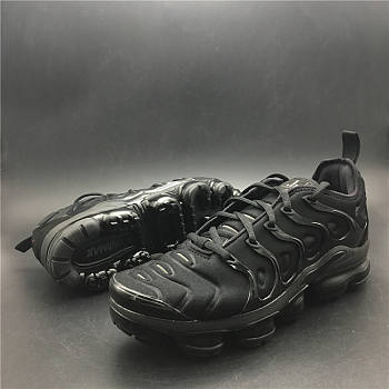 Nike Air VaporMax Plus all-black air cushion