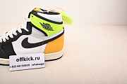 Air Jordan 1 High OG “University Gold” 555088-118 - 4