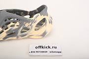 Adidas Yeezy Foam RNNR MXT Moon Gray  GV7904 - 4