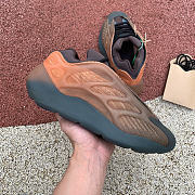 Yeezy Boost 700 V3 Copfad GY4109   - 3