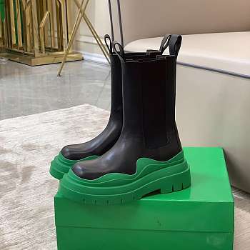 BOTTEGA VENETA Black & Green 'The Tire' Chelsea Boots