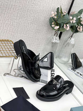 Chocolate brushed leather mules in Black - 1D652M_055_F0002_F_040