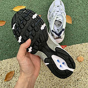 NEW BALANCE White & Silver  - 6
