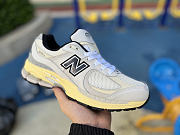 New Balance NB 2002R White Yellow - 3