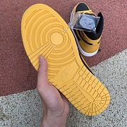 Nike Air Jordan 1 Retro High Pollen 555088-701 - 4