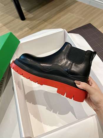 Bottega Veneta Tire Chelsea Boots 630300VBS50