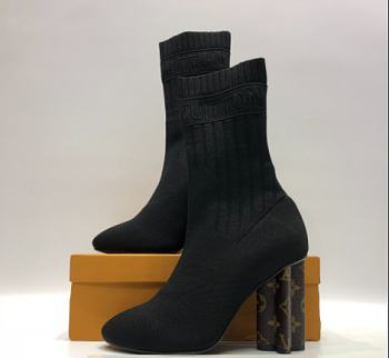  LOUIS VUITTON SILHOUETTE ANKLE BOOT