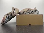 YEEZY FOAM RUNNER “MX Sand Grey” GY3969  - 4
