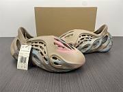 YEEZY FOAM RUNNER “MX Sand Grey” GY3969  - 3