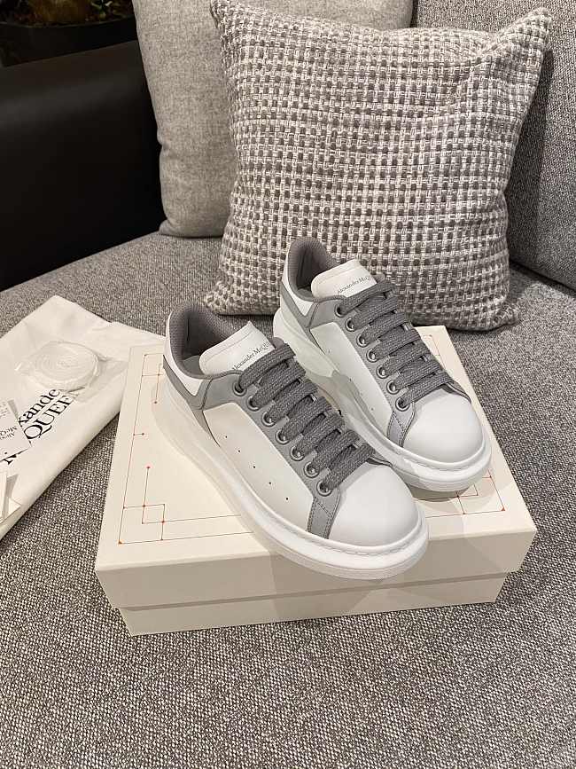 Alexander McQueen 001 - 1