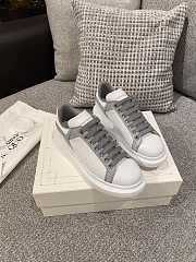 Alexander McQueen 001 - 1