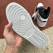 Jordan 1 Retro High OG Bleached Coral  555088-108 - 4
