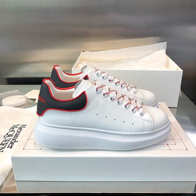 Alexander McQueen 010 - 1