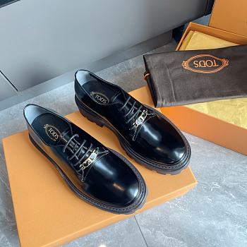  TOD'S 006