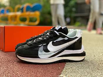 Sacai x Nike Pegasus VaporFly SP