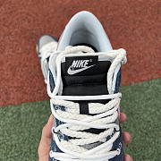 Vintage pattern - cashew nut flower. Travis Scott x Nike SB Dunk Low dh7913-001 - 2