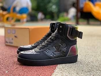 Louis Vuitton LV RIVOLI Sneaker 05