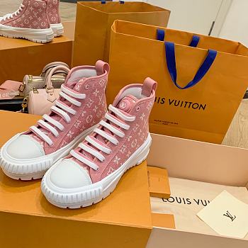 LV SQUAD SNEAKER PINK BOOT 