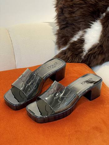 Gucci slide sandal black