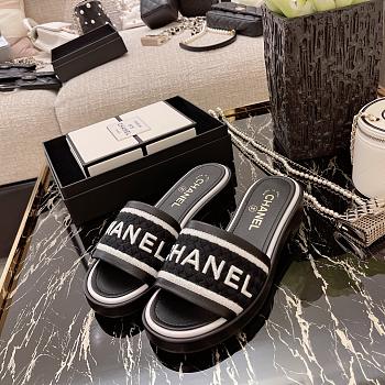 Chanel slide sandal 03