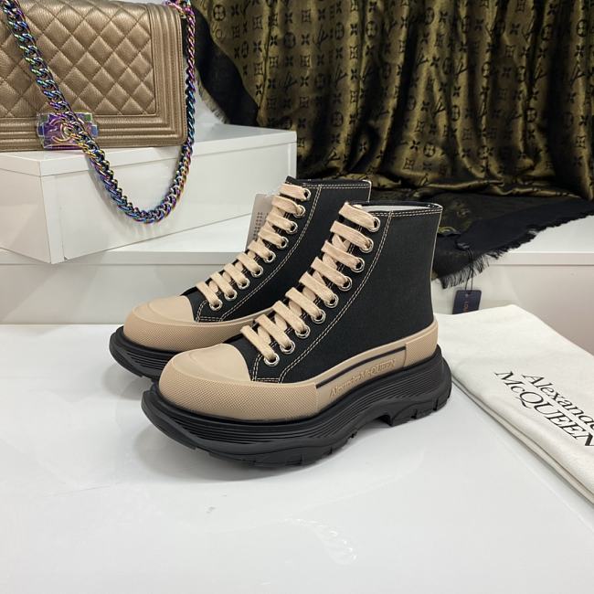 Alexander McQueen 040 - 1