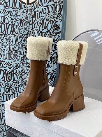 BETTY RAIN BROWN BOOT 07