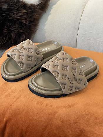 POOL PILLOW COMFORT MULE 04