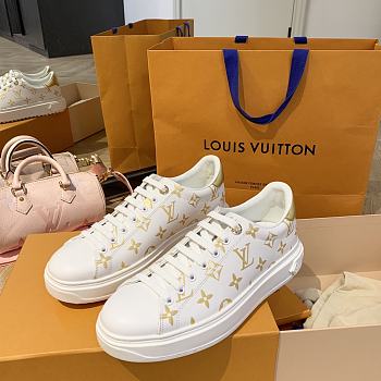 Louis Vuitton TIME OUT SNEAKER Light 03