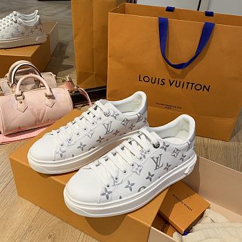 Louis Vuitton TIME OUT SNEAKER Light 04