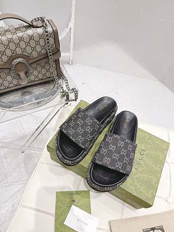 Women's platform slide sandal 06