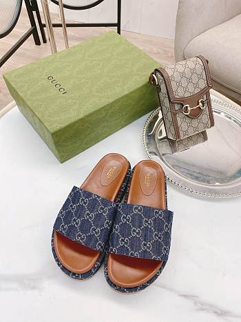 Women's platform slide sandal 11