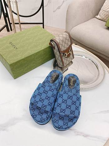 Women's platform slide sandal 16