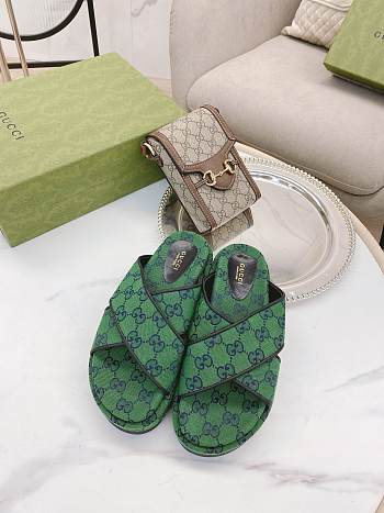 Women's platform slide sandal 18