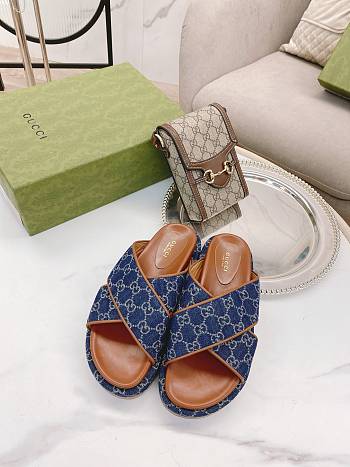 Women's platform slide sandal 21