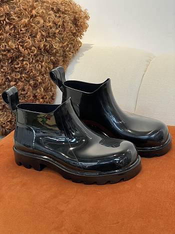Bottega Veneta Stride 08