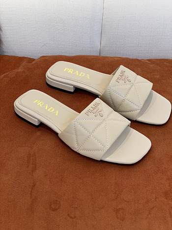 Quilted nappa leather sabots 04
