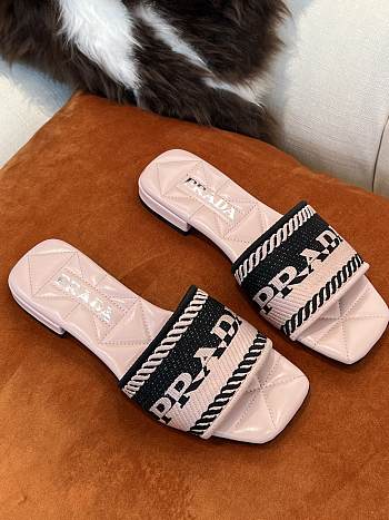 Embroidered fabric slides 05
