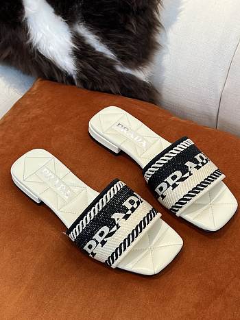 Embroidered fabric slides 06