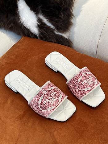 Embroidered fabric slides 08