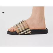 Burberry Embossed Logo Slides Archive Beige - 3