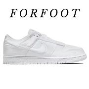 The Dover Street Market x Nike SB Dunk Low DH2686-100 - 1