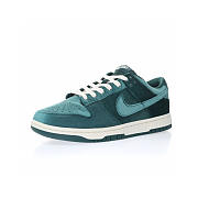 Nike Dunk Low Green Velvet (W) - DZ5224-300 - 3