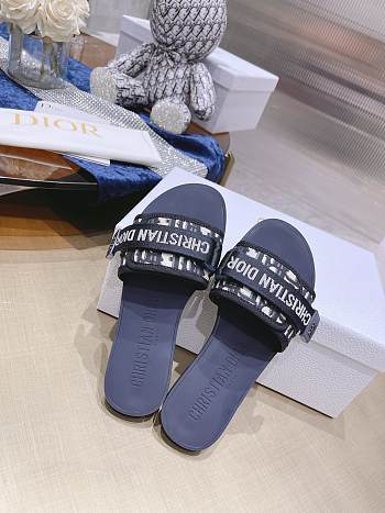 DIO(R)EVOLUTION SLIDE White Quilted Cannage Calfskin