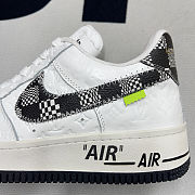 Nike  - 4