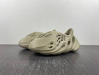 adidas Yeezy Foam RNR Stone Salt GV6840