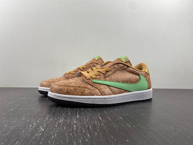 	 Travis Scott x Air Jordan 1 Low - 1