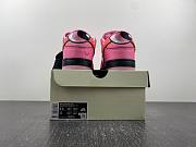 	 The Powerpuff Girls x Nike SB Dunk Low “Blossom” FD2631-600 - 4