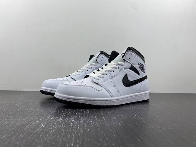 Jordan 1 Mid Reverse Panda DQ8426-132  - 1