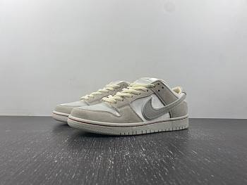Nike SB Dunk Low City of Love FZ5654-100