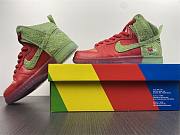 Dunk SB Nike SB Dunk High Strawberry Cough CW7093-600 - 2